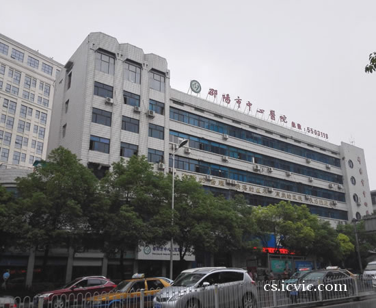 邵阳市中心医院医用氧气管道设备走廊扶手安装